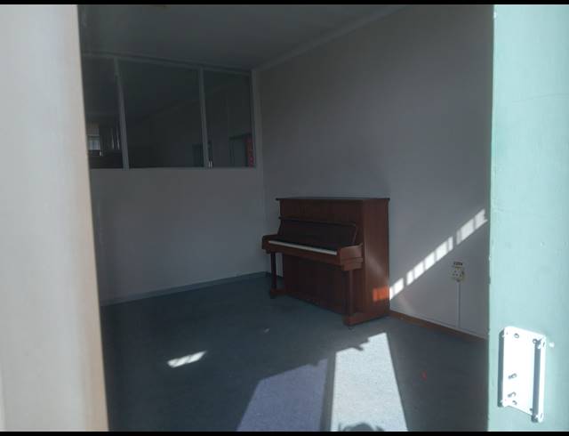 348M² BUILDING TO LET IN APEX